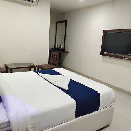 Hotel Skyland Warangal Exterior foto